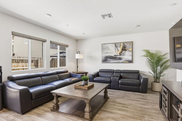 440 Half Dome Dr, Manteca, CA 95337