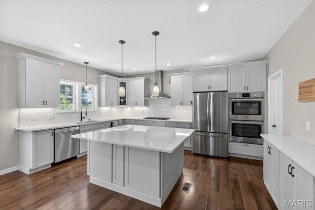 7730 Weaver Avenue, Maplewood, MO 63143