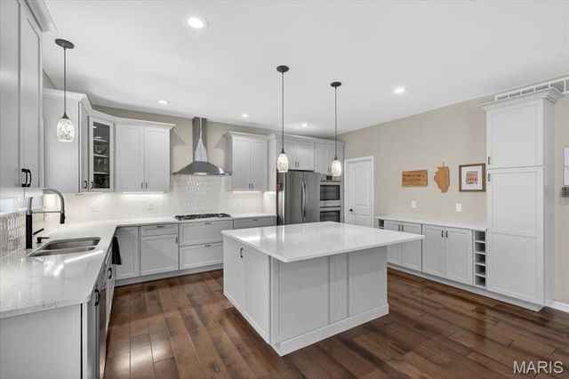 7730 Weaver Avenue, Maplewood, MO 63143