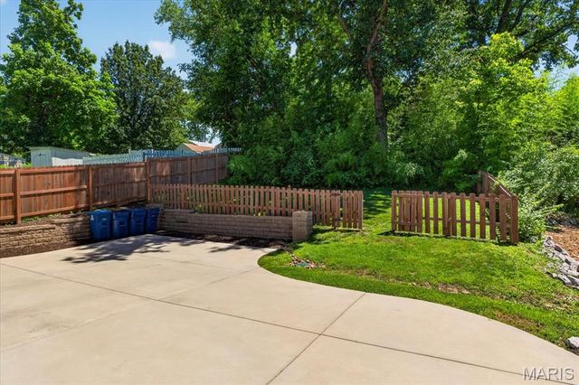7730 Weaver Avenue, Maplewood, MO 63143