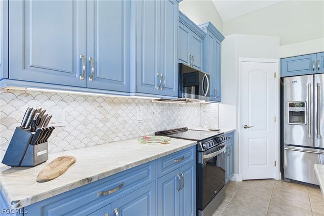 18220 Riverchase CT, Alva, FL 33920