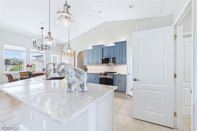 18220 Riverchase CT, Alva, FL 33920