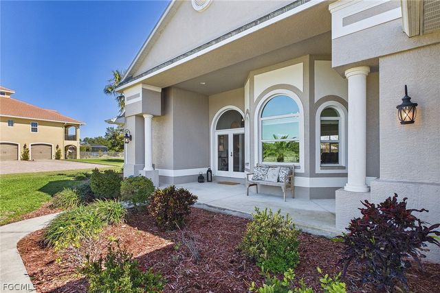 18220 Riverchase CT, Alva, FL 33920