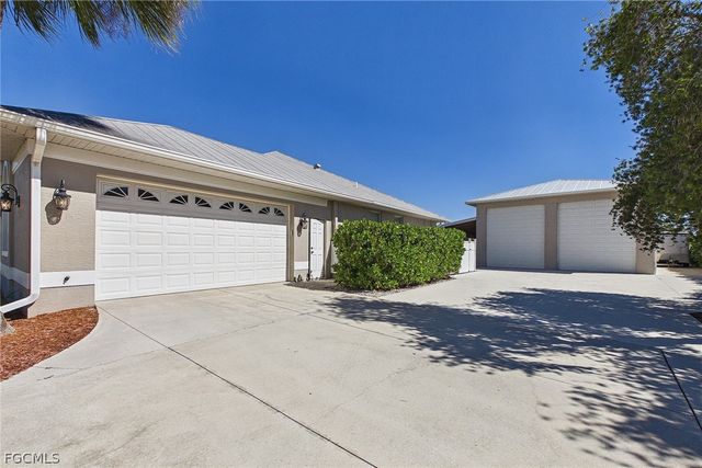 18220 Riverchase CT, Alva, FL 33920