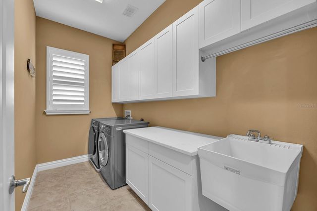 5208 ALAFIA FALLS DRIVE, Lithia, FL 33547