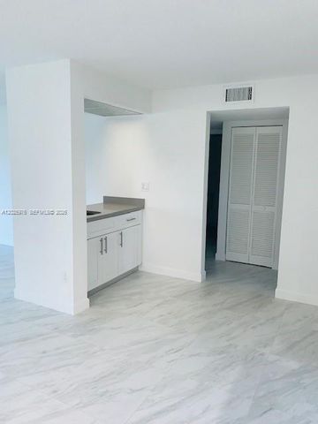 16171 Blatt Blvd 101, Weston, FL 33326