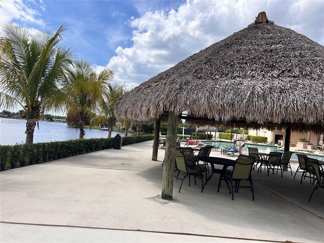 16171 Blatt Blvd 101, Weston, FL 33326