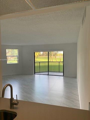 16171 Blatt Blvd 101, Weston, FL 33326