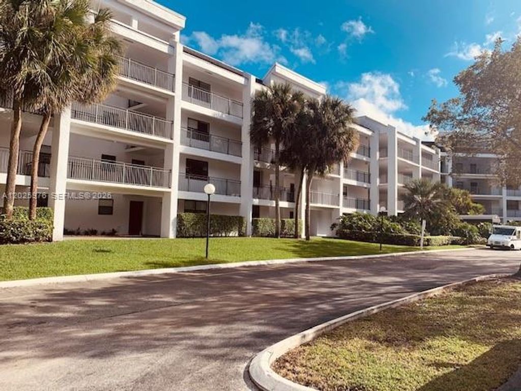 16171 Blatt Blvd 101, Weston, FL 33326