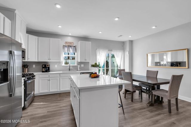 42 Athens Way, Cliffwood, NJ 07721