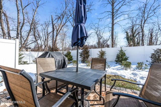 42 Athens Way, Cliffwood, NJ 07721