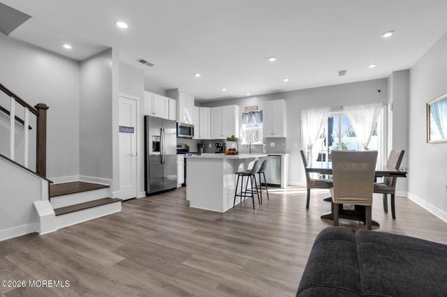 42 Athens Way, Cliffwood, NJ 07721