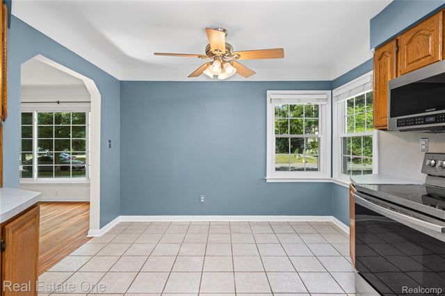 881 W Maplehurst Street, Ferndale, MI 48220