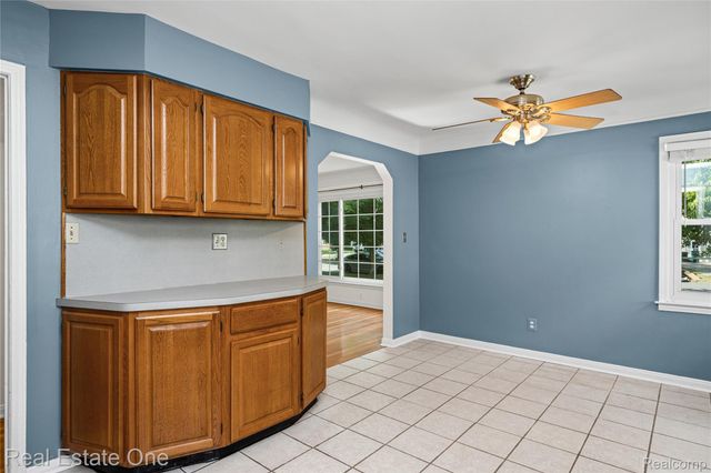 881 W Maplehurst Street, Ferndale, MI 48220