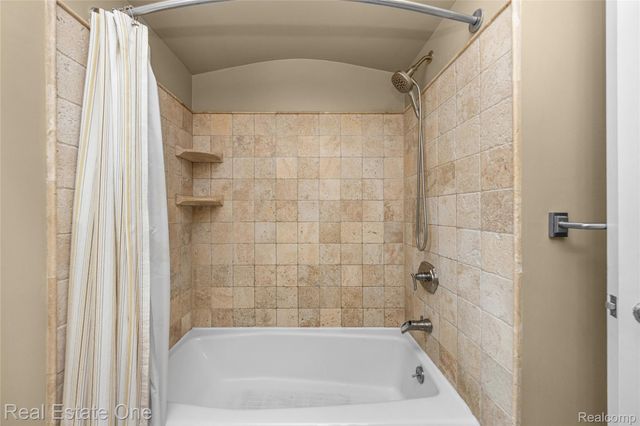 881 W Maplehurst Street, Ferndale, MI 48220