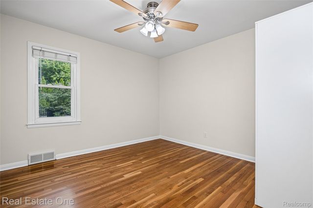 881 W Maplehurst Street, Ferndale, MI 48220