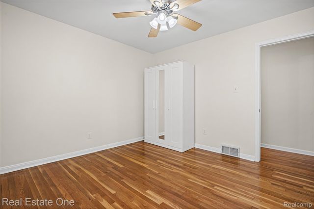 881 W Maplehurst Street, Ferndale, MI 48220