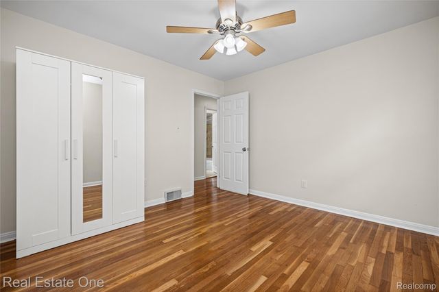 881 W Maplehurst Street, Ferndale, MI 48220