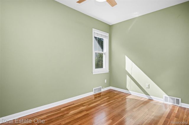 881 W Maplehurst Street, Ferndale, MI 48220