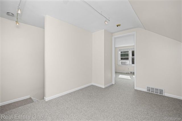 881 W Maplehurst Street, Ferndale, MI 48220