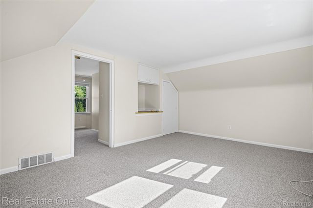 881 W Maplehurst Street, Ferndale, MI 48220