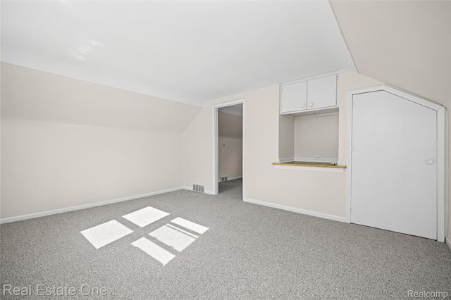 881 W Maplehurst Street, Ferndale, MI 48220