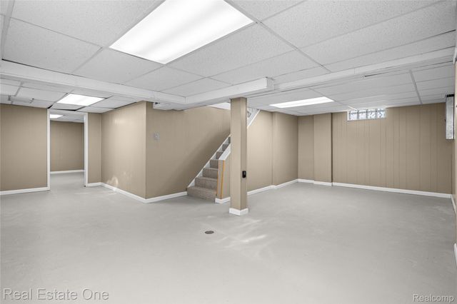 881 W Maplehurst Street, Ferndale, MI 48220