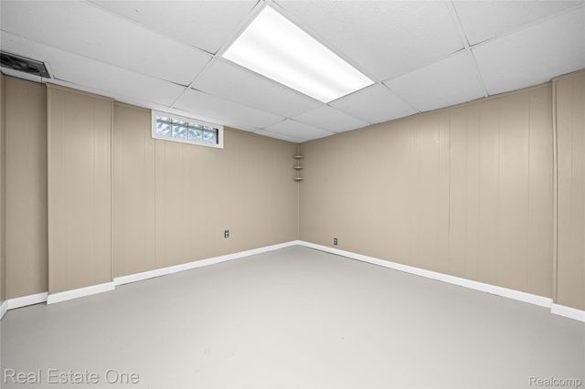 881 W Maplehurst Street, Ferndale, MI 48220