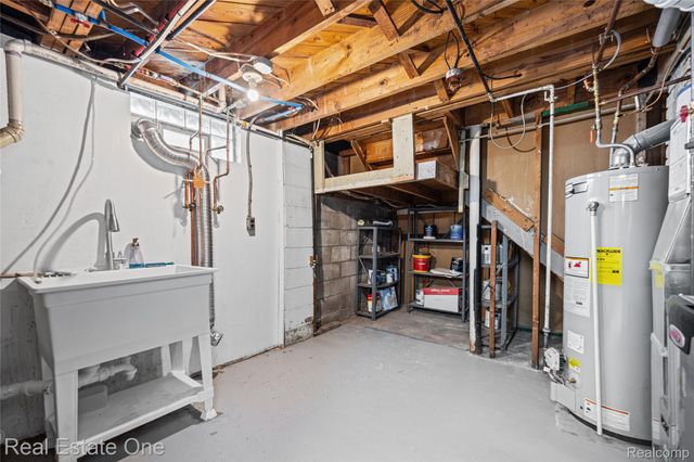 881 W Maplehurst Street, Ferndale, MI 48220