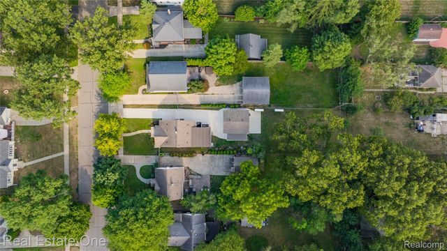 881 W Maplehurst Street, Ferndale, MI 48220