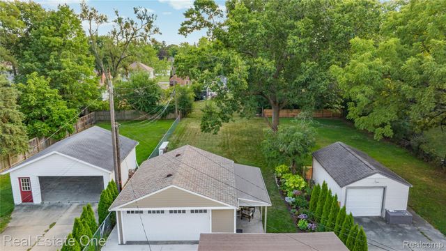 881 W Maplehurst Street, Ferndale, MI 48220