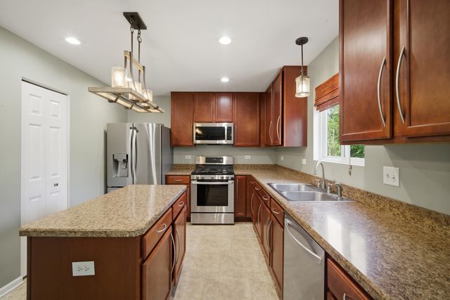 843 Brahms Road, Volo, IL 60073