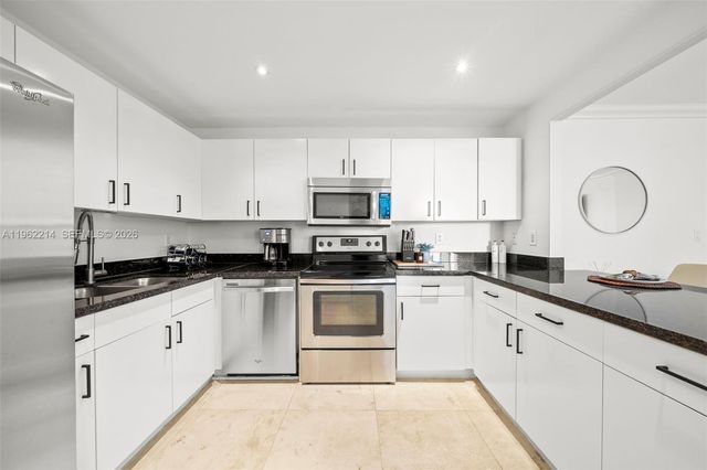 2301 Collins Ave 908, Miami Beach, FL 33139