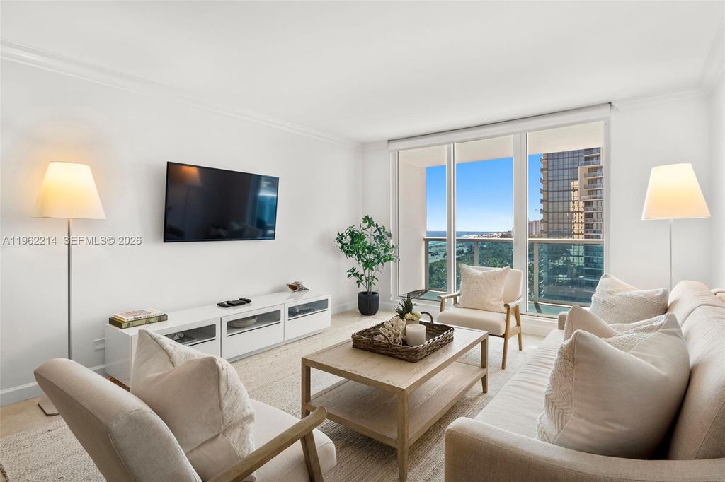 2301 Collins Ave 908, Miami Beach, FL 33139