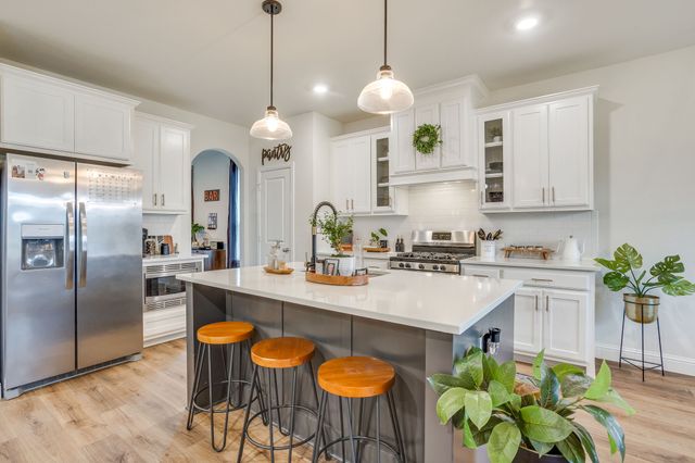 1001 Gannon Valley Trail, Weatherford, TX 76087