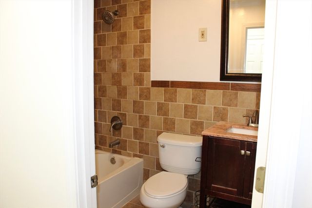 262 E Haverhill St 4, Lawrence, MA 01841