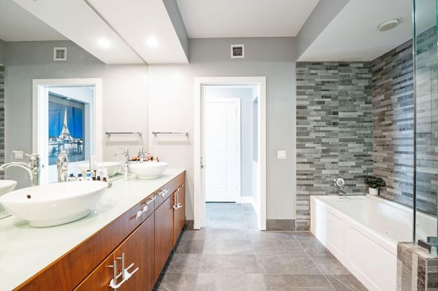 315 NE 3rd Avenue 1907, Fort Lauderdale, FL 33301