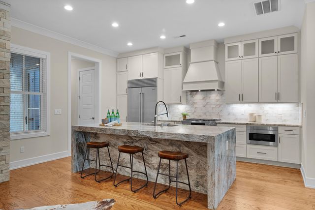 247 Walnut Street, Chattanooga, TN 37403