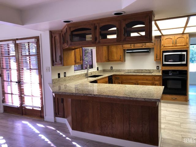 6212 DE LA GUERRA Terrace, Bakersfield, CA 93306