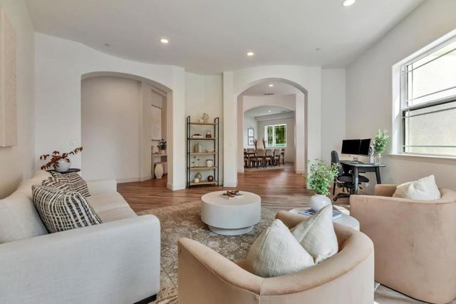 10055 Foothill Avenue, Gilroy, CA 95020