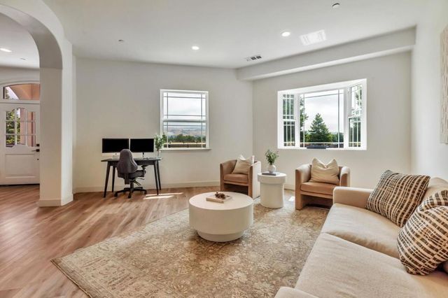 10055 Foothill Avenue, Gilroy, CA 95020