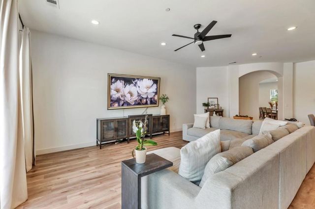 10055 Foothill Avenue, Gilroy, CA 95020