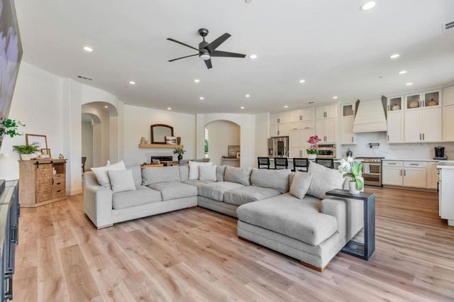 10055 Foothill Avenue, Gilroy, CA 95020