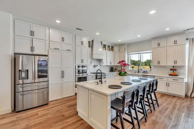 10055 Foothill Avenue, Gilroy, CA 95020