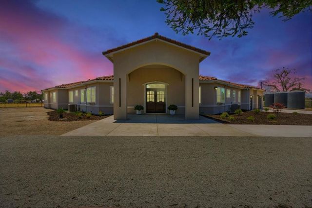 10055 Foothill Avenue, Gilroy, CA 95020