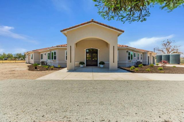 10055 Foothill Avenue, Gilroy, CA 95020