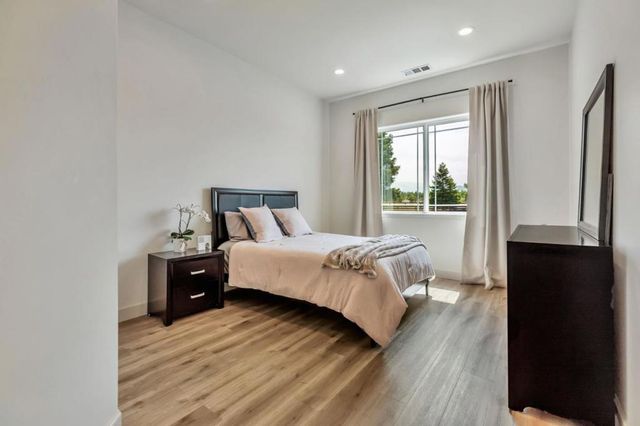 10055 Foothill Avenue, Gilroy, CA 95020