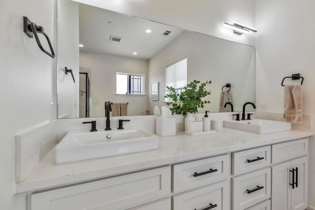 10055 Foothill Avenue, Gilroy, CA 95020