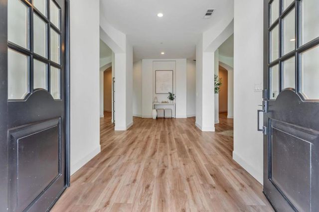 10055 Foothill Avenue, Gilroy, CA 95020