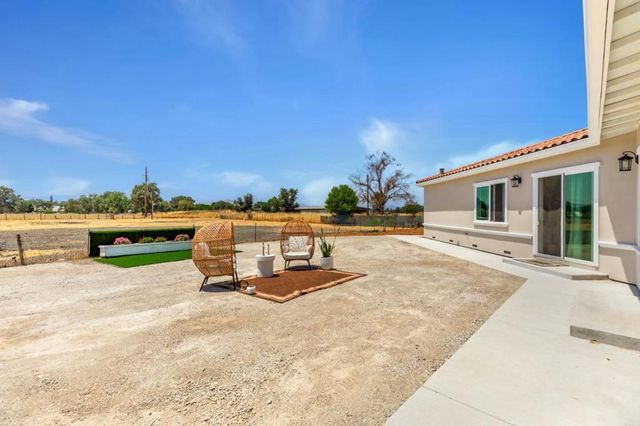 10055 Foothill Avenue, Gilroy, CA 95020
